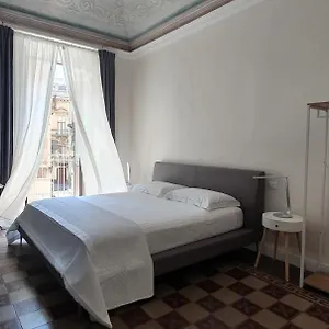palazzo-del-verga.catania-hotels.net/